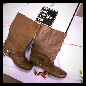 Frye Annie Harnes Mid Calf Boot